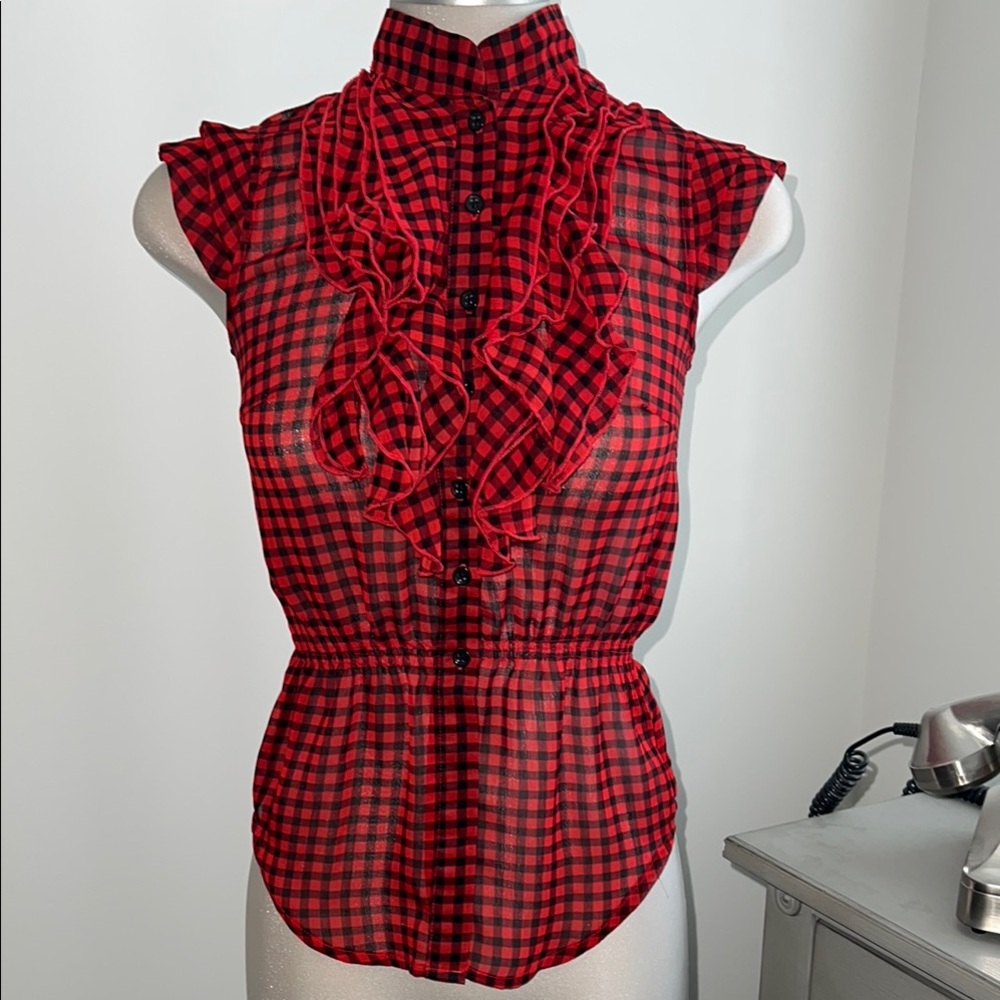 Ladies button down sleeveless shirt